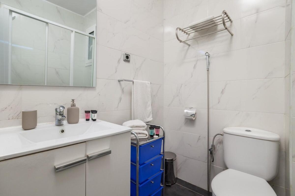 Next To Sagrada Familia 4-Bedroom Apartment Barcelona Exterior foto